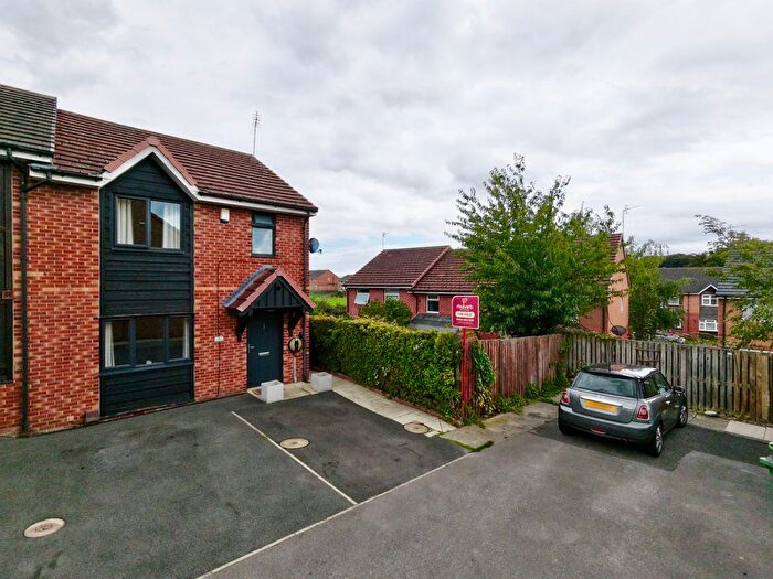3 Bedroom Semi-Detached House For Sale In Tavistock Way, Wakefield, West Yorkshire, WF2