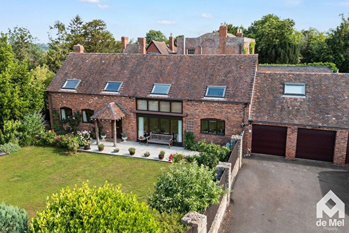 4 Bedroom Link Detached House For Sale In Bredon Road, Bredons Hardwick, GL20