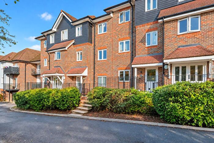 2 Bedroom Apartment For Sale In Freer Crescent, High Wycombe, HP13