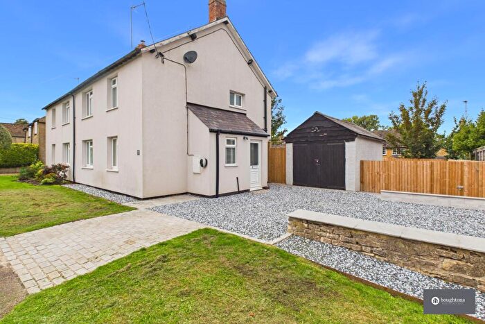 3 Bedroom Semi-Detached House For Sale In Manor Road, Sulgrave, OX17