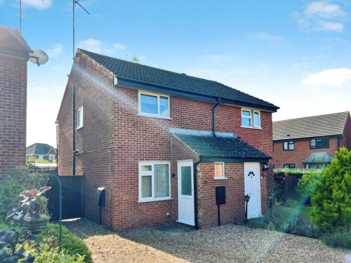 2 Bedroom House To Rent In Blencowe Drive, Brackley, NN13
