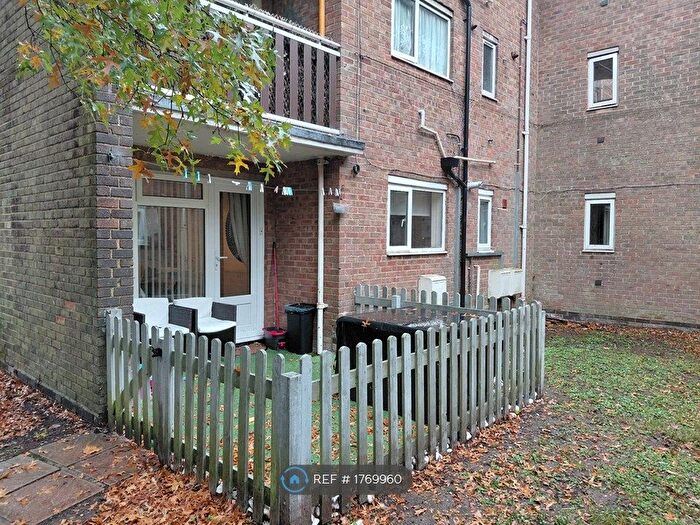 2 Bedroom Flat To Rent In Moore Avenue, Bournemouth, BH11