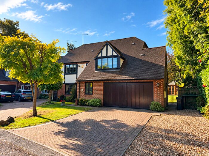 5 Bedroom Detached House For Sale In Heather Close, Sonning Common, RG4