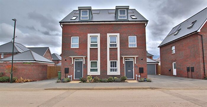 3 Bedroom Semi-Detached House For Sale In Juneberry Road, Ashchurch, Tewkesbury, GL20