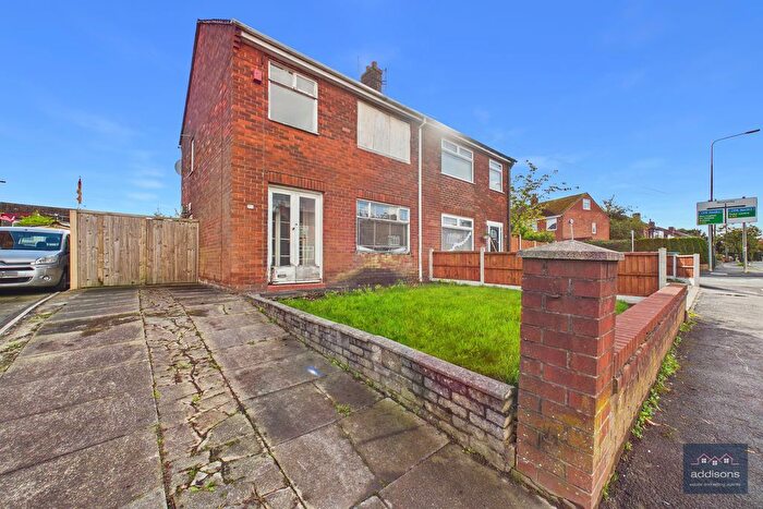 3 Bedroom Semi-Detached House For Sale In Poolstock Lane, Wigan, WN3