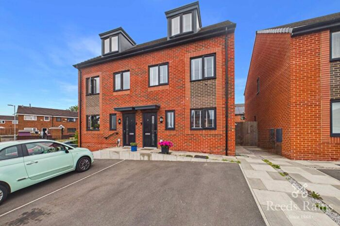 3 Bedroom Semi-Detached House For Sale In Hyacinth Close, Salford, Greater Manchester, M6
