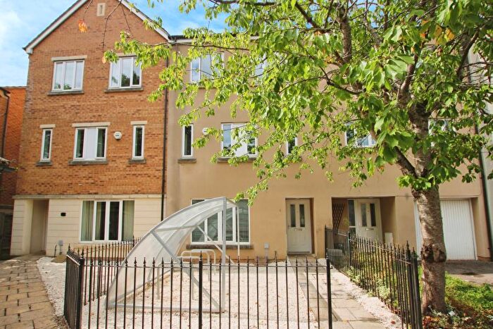 8 Bedroom Terraced House To Rent In Jekyll Close - Stoke Park, BS16