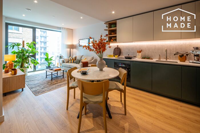 Studio To Rent In The Maple, NW2