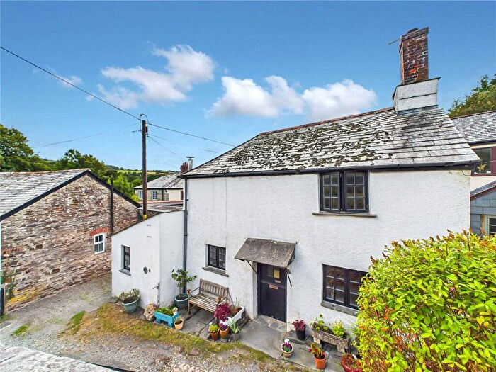 2 Bedroom Detached House For Sale In Yeolmbridge, Launceston, PL15