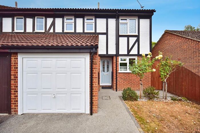 3 Bedroom End Of Terrace House For Sale In Orache Drive, Weavering, Maidstone, Kent, ME14
