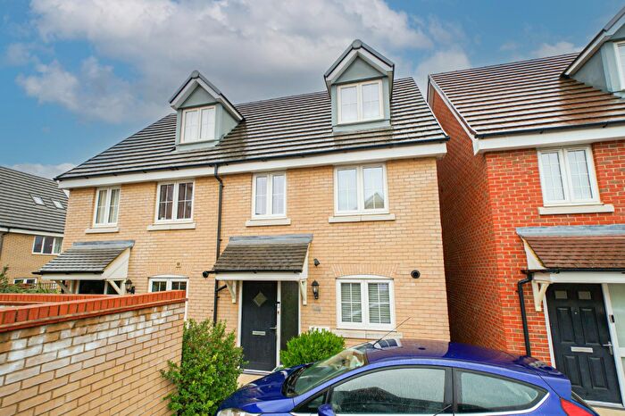 3 Bedroom Semi-Detached House For Sale In Copia Crescent, Leighton Buzzard, LU7
