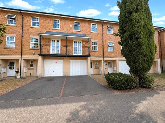 4 Bedroom Town House To Rent In Johnson Court, Southbridge, Northampton, NN4