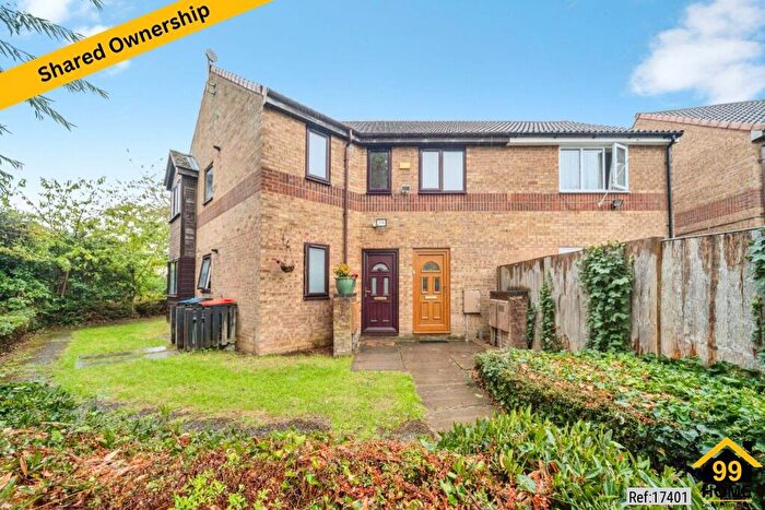 2 Bedroom Flat For Sale In Studley Knapp, Milton Keynes, MK7