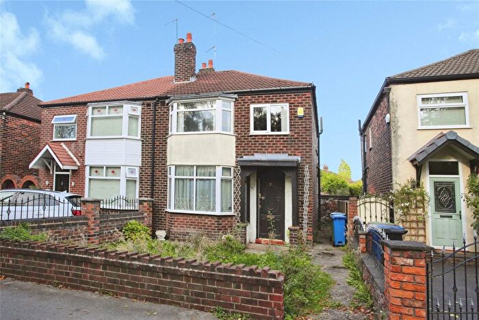 3 Bedroom Semi-Detached House For Sale In Broadstone Hall Road South, Heaton Chapel, Stockport, SK4