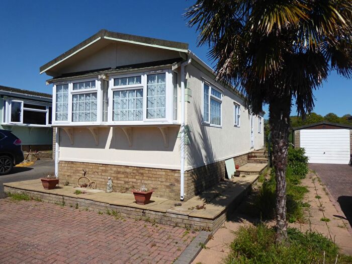 2 Bedroom Mobile/park Home For Sale In Garden Of England, Forstal Lane, Harrietsham, Maidstone, ME17
