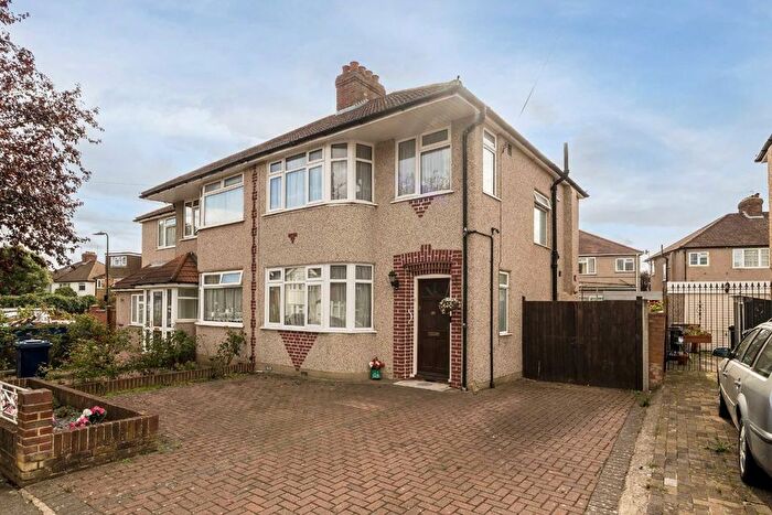 3 Bedroom Property For Sale In Lytton Close, Northolt, UB5