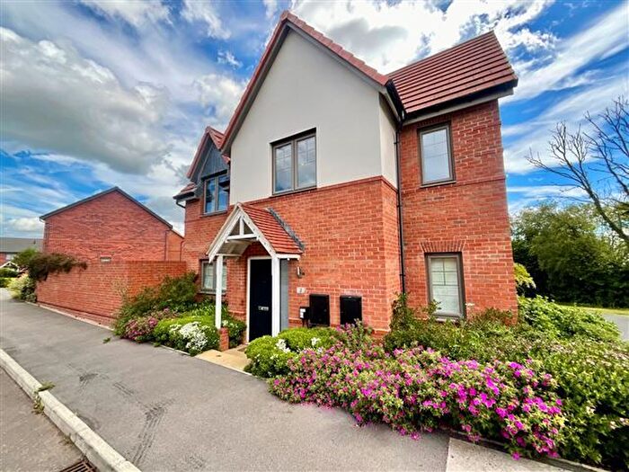 3 Bedroom Semi-Detached House For Sale In Heritage Street, Creswell, Worksop, Derbyshire, S80
