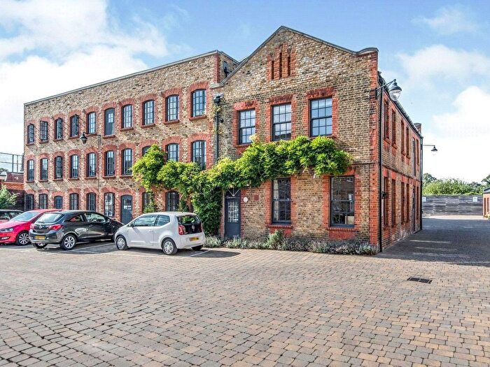 1 Bedroom Flat To Rent In Athelstan Place, Hamilton Road, Twickenham, TW2