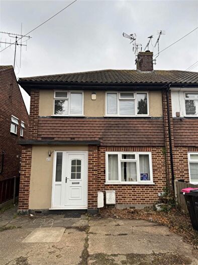 1 Bedroom Flat To Rent In Flemming CrescentLeigh On SeaEssex, SS9