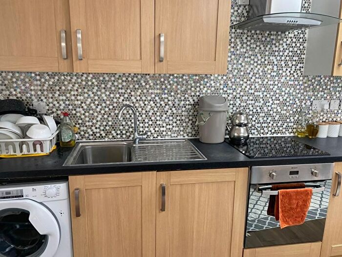 1 Bedroom Detached House To Rent In Bedroom Flat On Brookfield Road, Edmonton, London, Area, N9