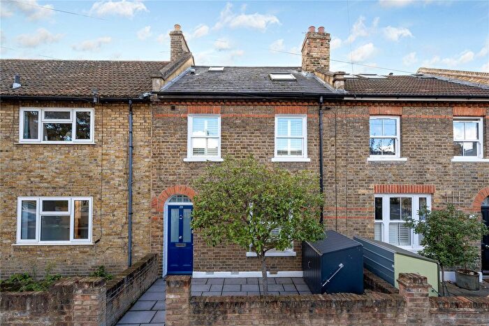 3 Bedroom Terraced House For Sale In Alexandra Road, Kew, Surrey, TW9