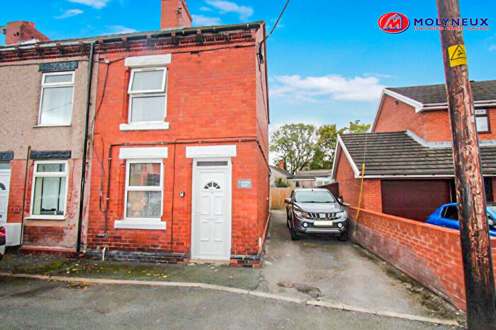 2 Bedroom End Of Terrace House For Sale In Owen Street, LL14