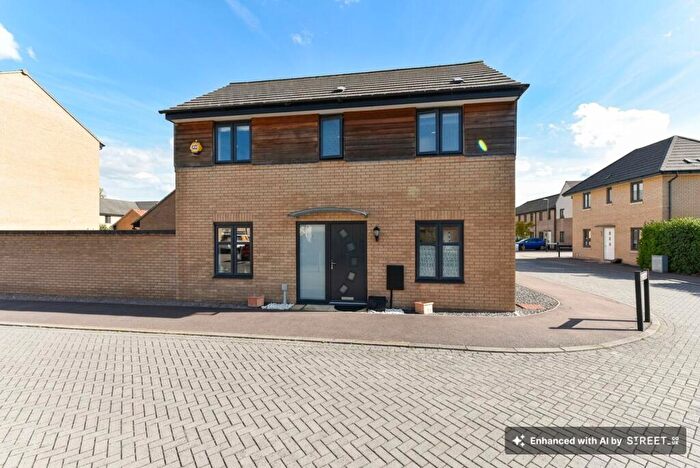 3 Bedroom Detached House For Sale In Goldcrest Road, St. Ives, PE27