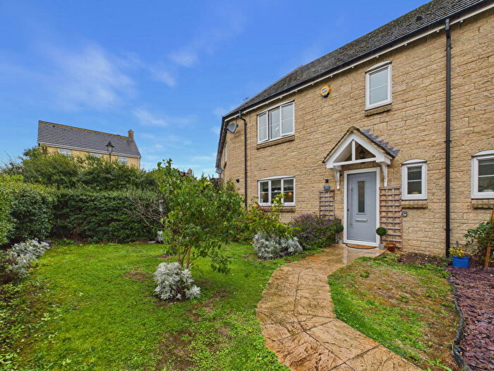 3 Bedroom Terraced House For Sale In Nuthatch Road, Calne, SN11