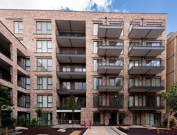 3 Bedroom Flat To Rent In Tamarillo House, Alameda Place, Bow, E3