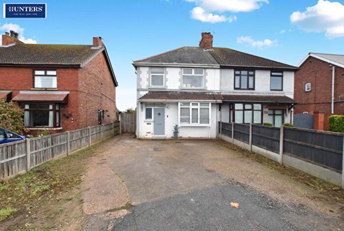 3 Bedroom Semi-Detached House For Sale In Burringham Road, Scunthorpe, DN17