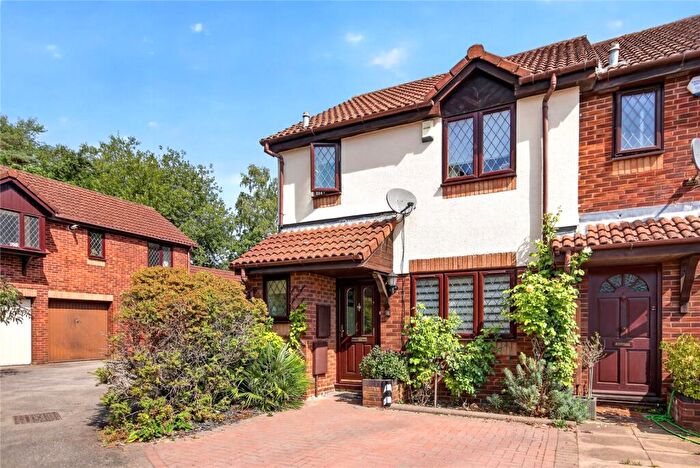 3 Bedroom End Of Terrace House For Sale In Fawler Mead, The Warren, Bracknell, Berkshire, RG12