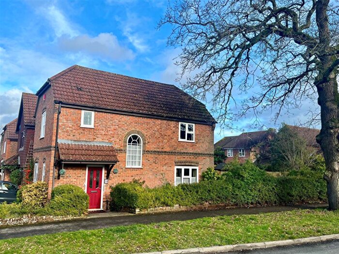 3 Bedroom Detached House For Sale In Lower Moor, Yateley, Hampshire, GU46