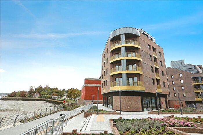 2 Bedroom Flat To Rent In Pioneer Wharf, Medway Street, Chatham, ME4