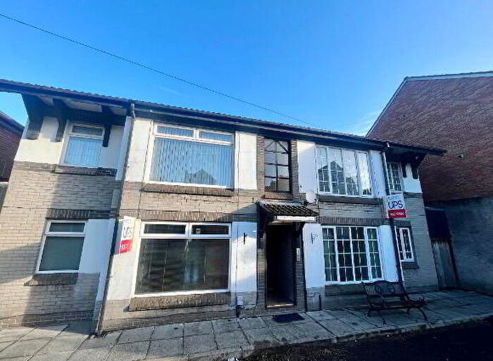 2 Bedroom Flats To Rent In , Brookvale Court, Belfast, BT14