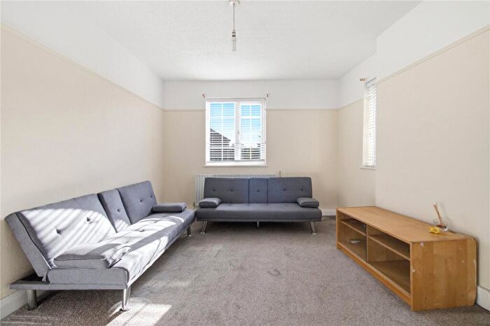 4 Bedroom Apartment For Sale In Bowes Road, London, N11
