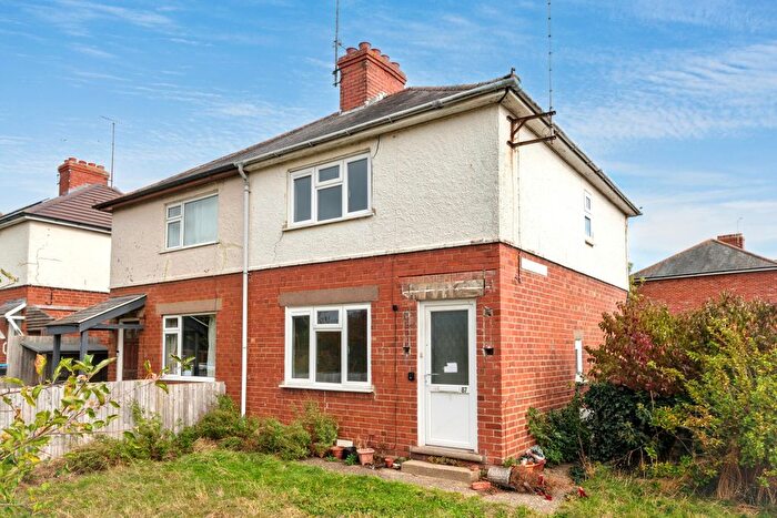 3 Bedroom Semi-Detached House For Sale In Bradwell Road, Bradville, Milton Keynes, MK13