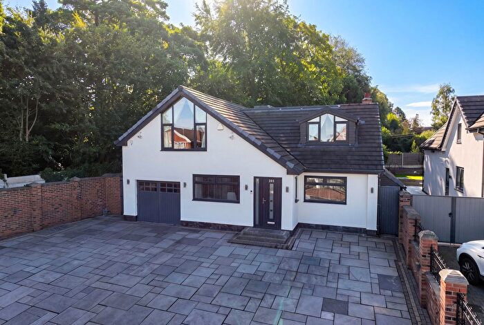 4 Bedroom Detached House For Sale In Grove Lane, Hale, WA15