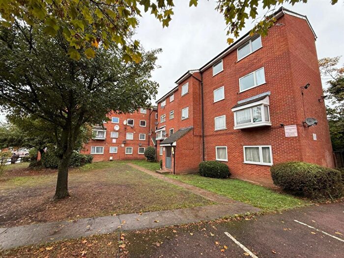 1 Bedroom Flat For Sale In Gurney Close, Barking, IG11