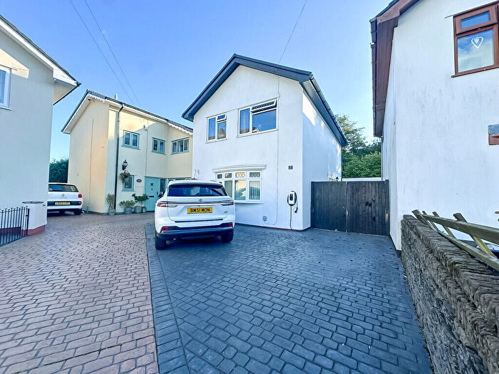 3 Bedroom Detached House For Sale In Farm Close, Abertridwr, CF83