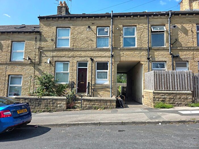 2 Bedroom Terraced House For Sale In Fearnsides Street, Bradford, BD8