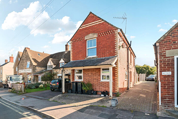2 Bedroom Flat For Sale In High Street, Kings Stanley, GL10