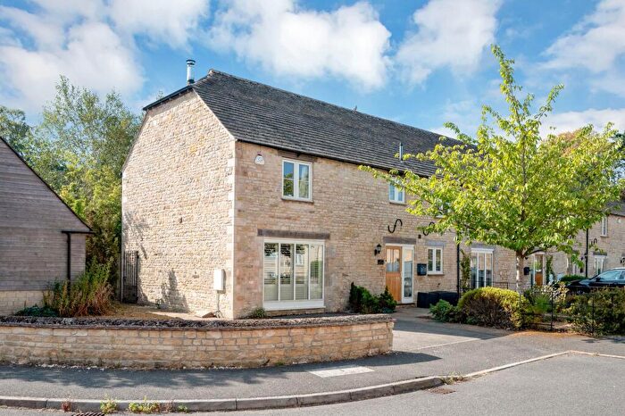 4 Bedroom Terraced House For Sale In Jubilee Gardens, Cottesmore, LE15
