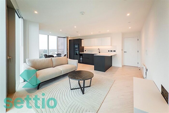 2 Bedroom Apartment To Rent In Vista River Tower, M3