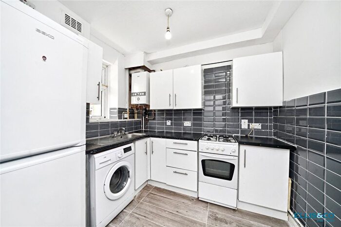 2 Bedroom Flat To Rent In Halkett House, Waterloo Gardens, London, E2