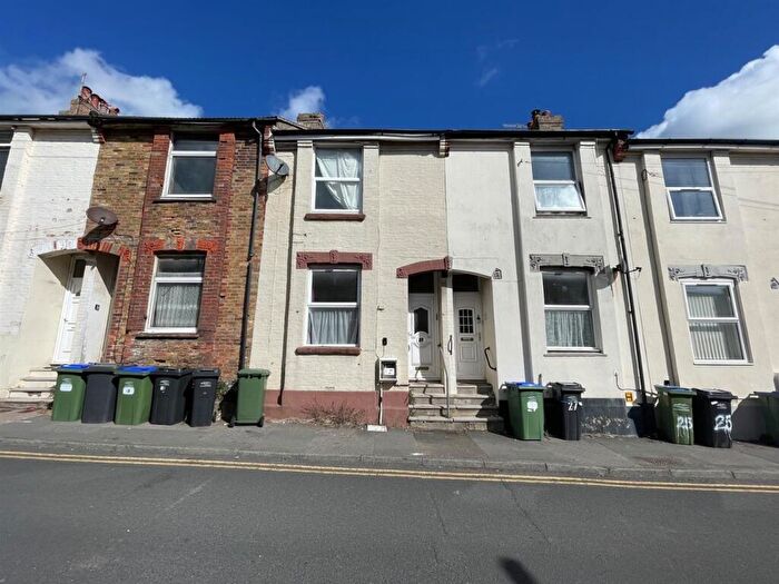 2 Bedroom Terraced House For Sale In Gibbon Road, Newhaven, BN9