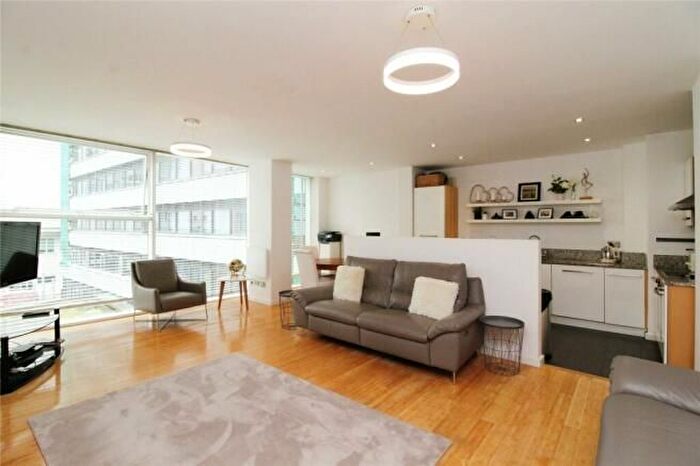 2 Bedroom Flat To Rent In Beetham Plaza, Liverpool, L2