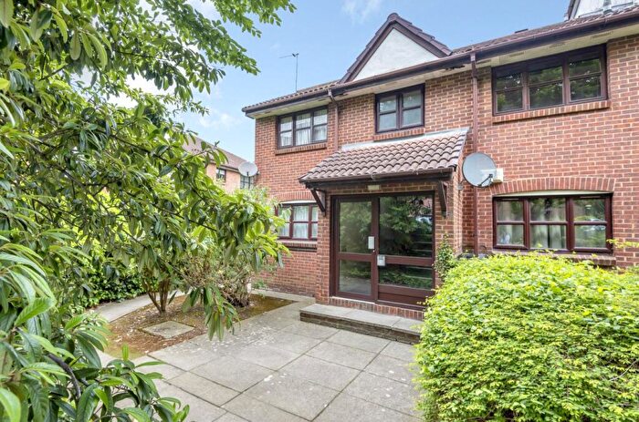 1 Bedroom Apartment To Rent In Swallow Close, Dartford, Kent, DA9