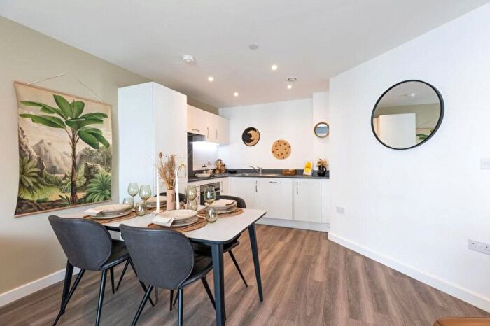 2 Bedroom Flat To Rent In Borrowdale Avenue, Harrow, HA3