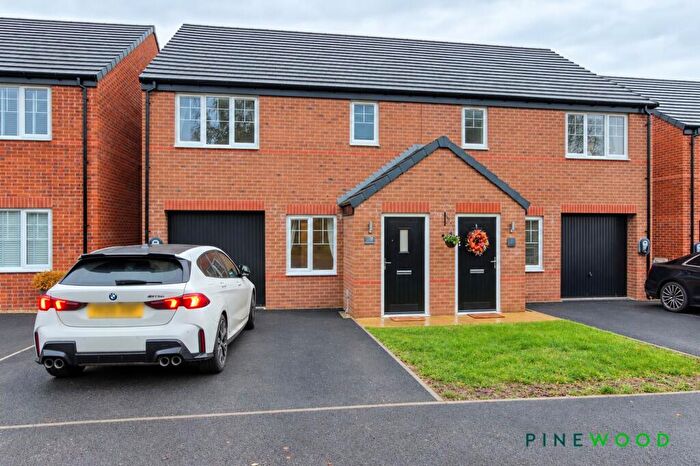 3 Bedroom Semi-Detached House To Rent In Walnut Drive, Holmewood, S42