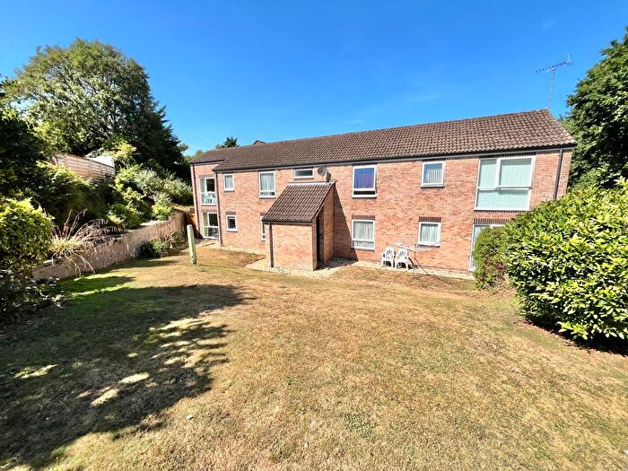 2 Bedroom Flat For Sale In Dynevor Close, Plymouth, PL3